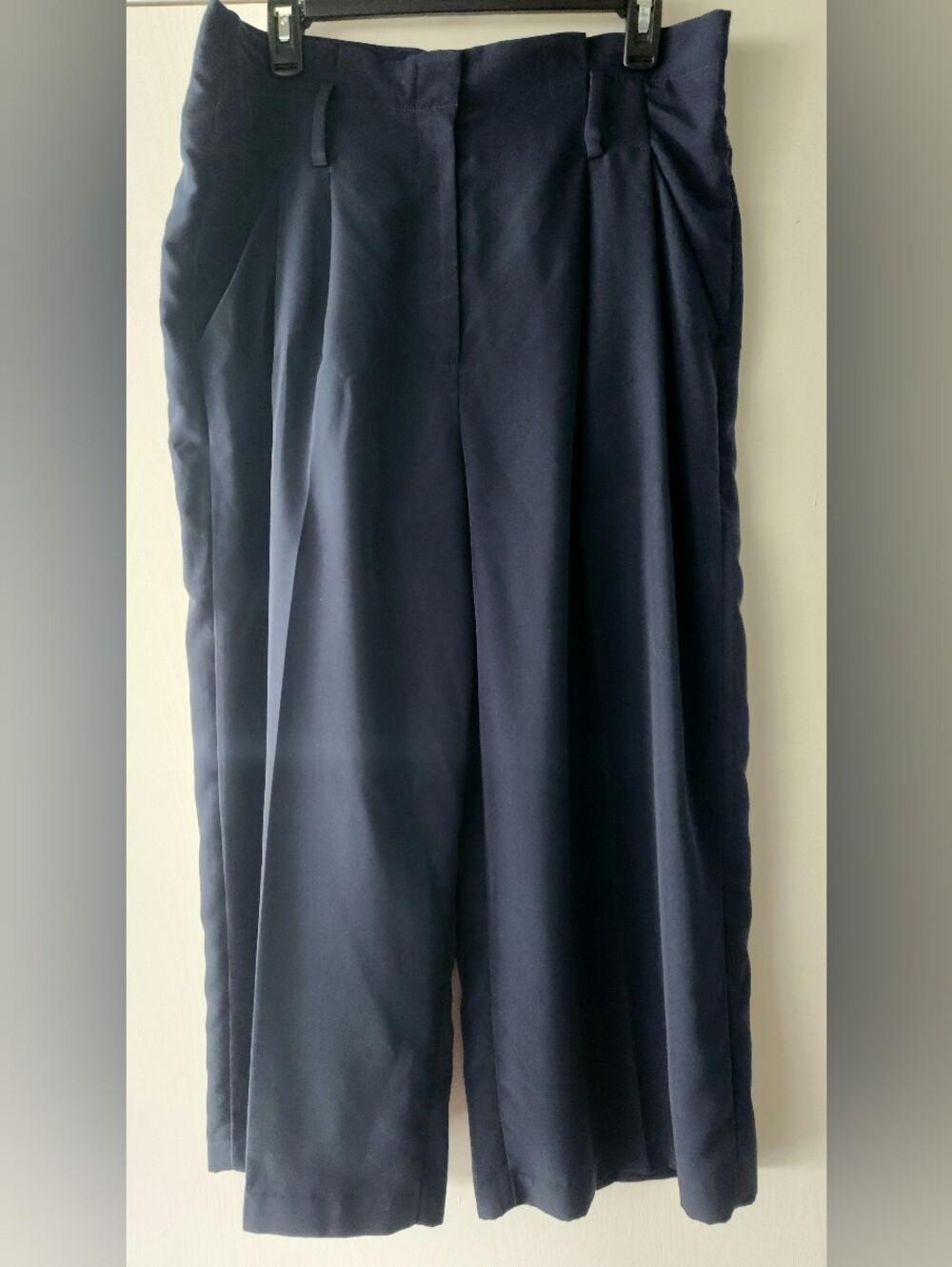 Michael Kors Ladies Navy Pleated Cropped Dress Capris Pants Sz Large EUC $27